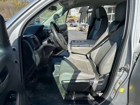 Used 2015 Toyota Tundra SR5 image 8