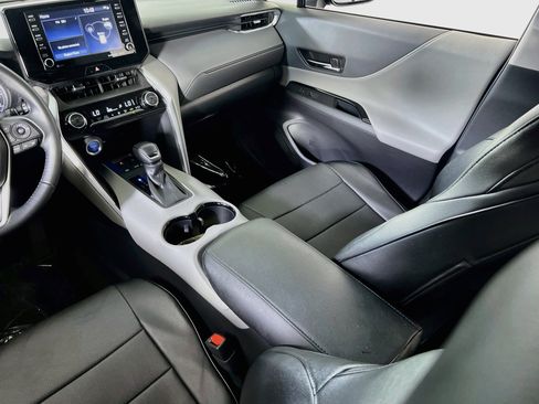 Used 2022 Toyota Venza LE AWD/4WD image 21