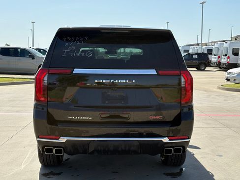 Used 2025 GMC Yukon XL Denali AWD/4WD image 6