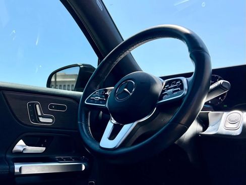 Certified 2023 Mercedes-Benz GLB 250 4MATIC image 15