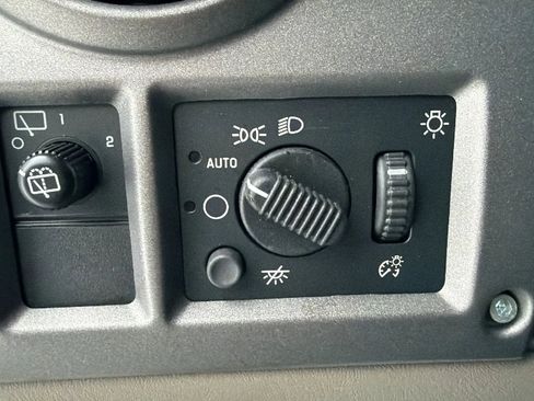 Used 2003 HUMMER H2 w/ Preferred Equipment Group image 20