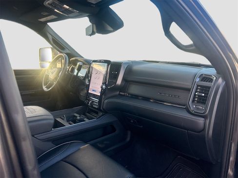 Used 2024 RAM 2500 Limited image 30