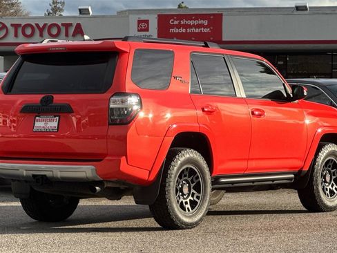 Certified 2024 Toyota 4Runner TRD Off-Road Premium image 3