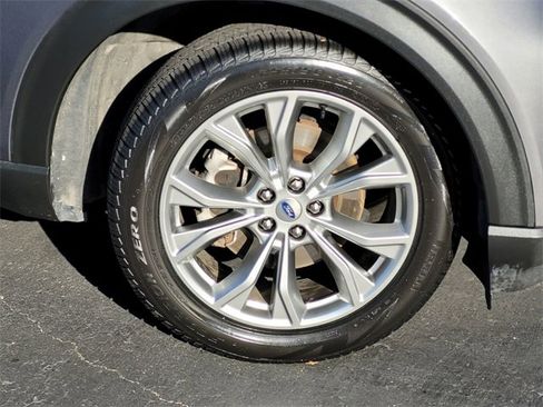 Certified 2022 Ford Explorer Limited w/ Equipment Group 301A image 12