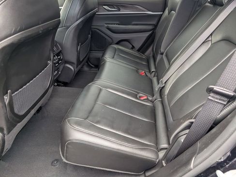 Used 2024 Jeep Grand Cherokee Limited AWD/4WD image 7