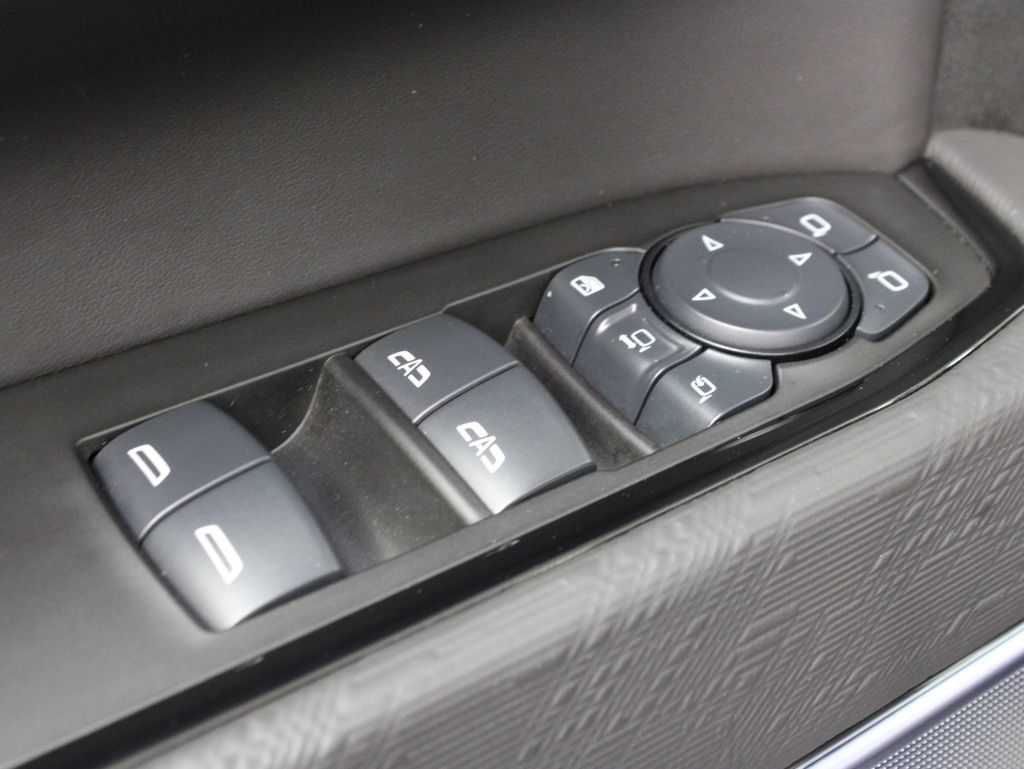 Used 2024 GMC Sierra 2500 AT4X AWD/4WD image 82