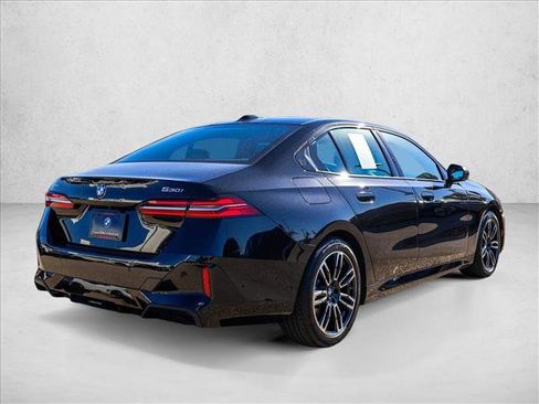 Used 2026 BMW 530i xDrive AWD/4WD image 5