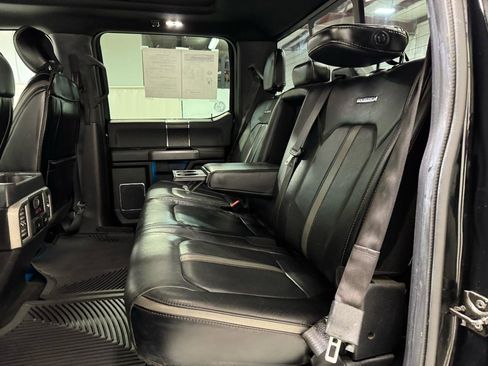 Used 2018 Ford F150 Platinum w/ Equipment Group 701A Luxury image 12