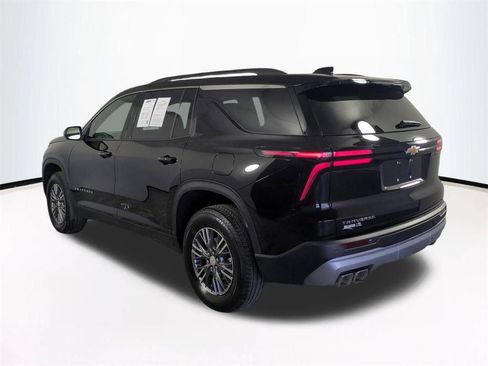 Used 2026 Chevrolet Traverse LT FWD image 7