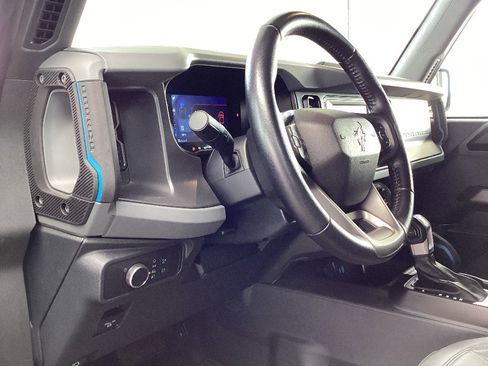 Used 2022 Ford Bronco Black Diamond image 14
