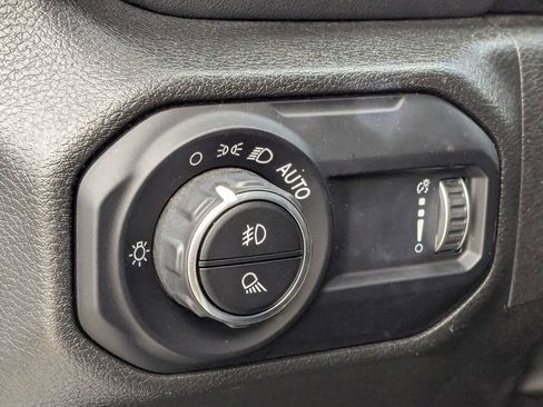 Used 2023 Jeep Gladiator Overland w/ Popular Equipment Package image 11