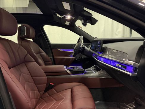 Used 2023 BMW 760i xDrive image 14