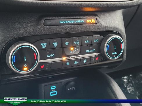 Used 2022 Ford Escape SE w/ SE Sport Appearance Package image 25