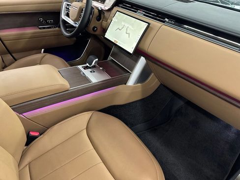 New 2026 Land Rover Range Rover SE image 28