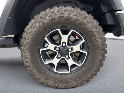 Used 2022 Jeep Wrangler Unlimited Rubicon w/ LED Lighting Group AWD/4WD image 13
