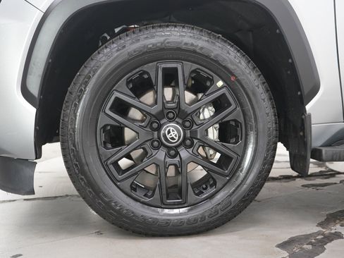 Used 2025 Toyota Sequoia SR5 w/ SR5 Premium Package AWD/4WD image 31
