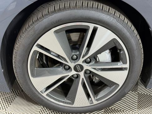 Used 2025 Audi A6 e-tron Premium Plus w/ Premium Plus RWD image 12