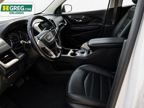 Used 2022 GMC Terrain Denali w/ Denali Premium Package AWD/4WD image 10