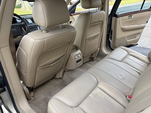Used 2007 Cadillac DTS w/ Trunk Convenience Package FWD image 27
