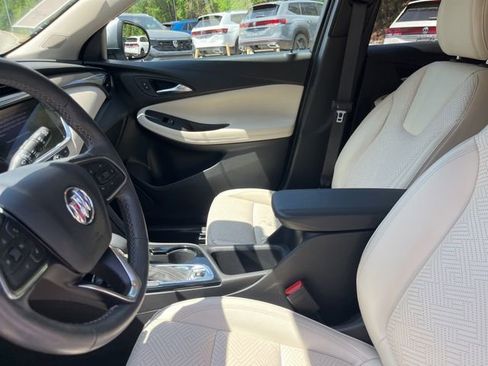 Used 2023 Buick Encore GX Essence w/ Experience Buick Package FWD image 9