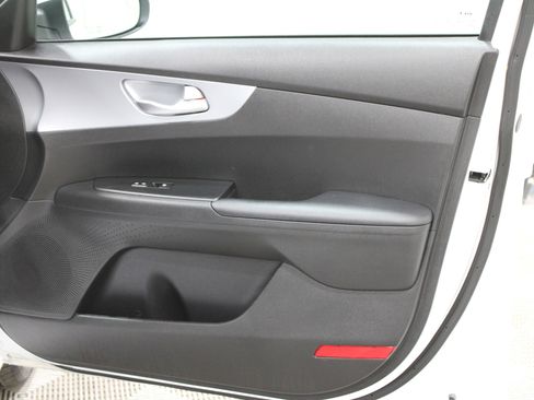 Used 2023 Kia Forte LXS w/ LXS Technology Package FWD image 24
