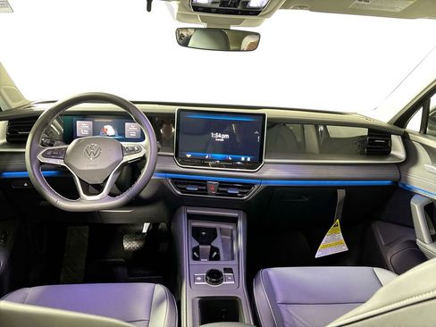 New 2026 Volkswagen Tiguan SE image 12