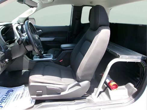 Used 2022 Chevrolet Colorado LT w/ Fleet Safety Package RWD image 8
