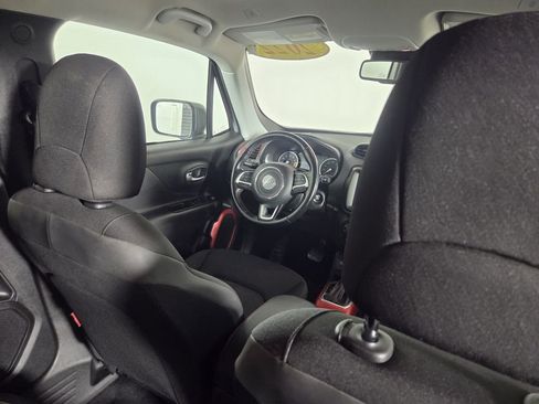 Used 2020 Jeep Renegade Trailhawk w/ UConnect 8.4 Nav Group AWD/4WD image 32