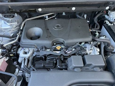 Used 2022 Toyota RAV4 LE image 32