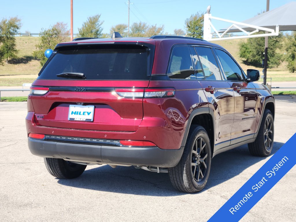 Used 2025 Jeep Grand Cherokee Altitude AWD/4WD image 6