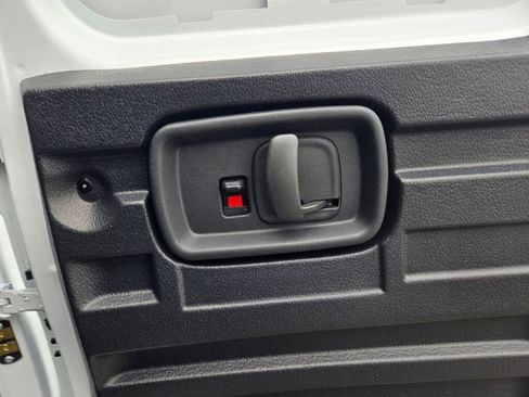 New 2026 Chevrolet Express 2500 image 10