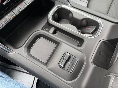 Used 2024 GMC Sierra 2500 Denali w/ Denali Reserve Package image 51