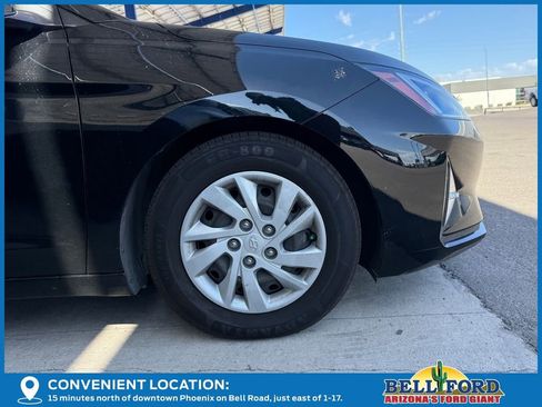 Used 2020 Hyundai Elantra SE FWD image 6