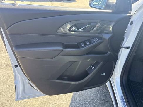 Used 2023 Chevrolet Traverse High Country image 22