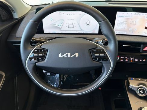 Used 2024 Kia EV6 Wind w/ Wind Technology Package AWD/4WD image 17