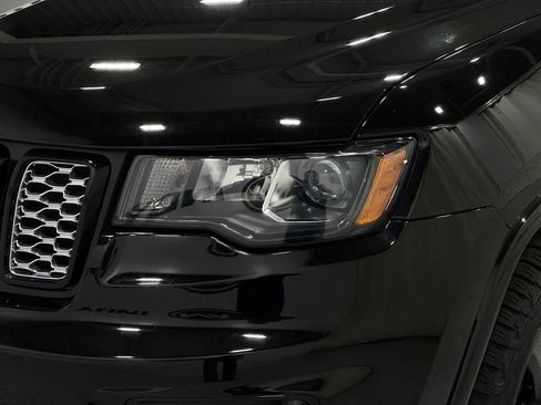 Used 2019 Jeep Grand Cherokee Altitude image 34