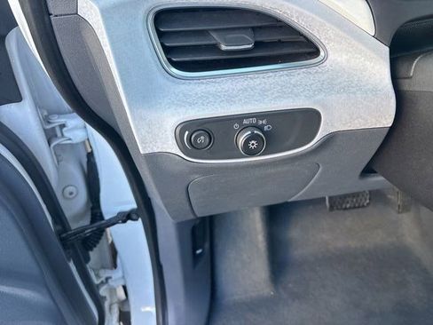 Used 2017 Chevrolet Bolt LT FWD image 19