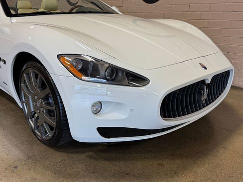 Used 2011 Maserati GranTurismo Convertible RWD image 12