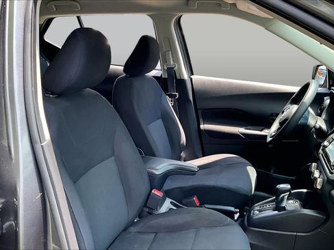 Used 2023 Nissan Kicks S FWD image 9