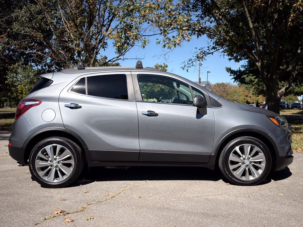 Used 2020 Buick Encore Preferred w/ LPO, Road Trip Package FWD image 5