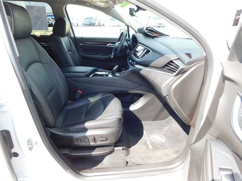 Used 2021 Buick Enclave Avenir w/ LPO, Hit The Road Package AWD/4WD image 19