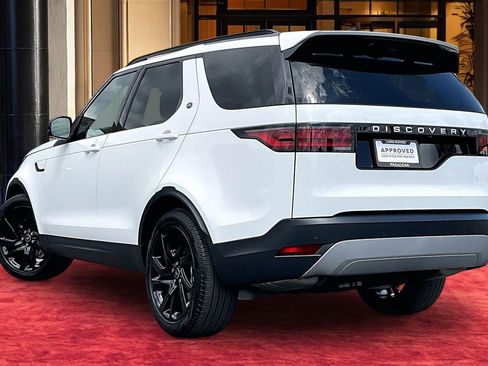 Certified 2025 Land Rover Discovery S AWD/4WD image 11