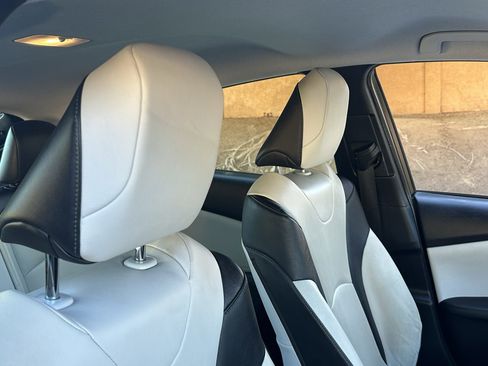 Used 2016 Toyota Prius Three Touring image 13