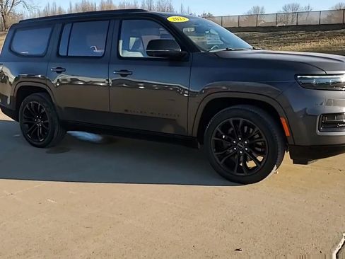 Used 2023 Jeep Grand Wagoneer Series III w/ Quick Order Packagew 28T image 2