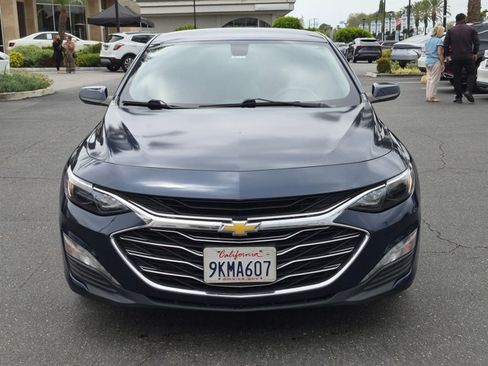 Used 2022 Chevrolet Malibu LT FWD image 2