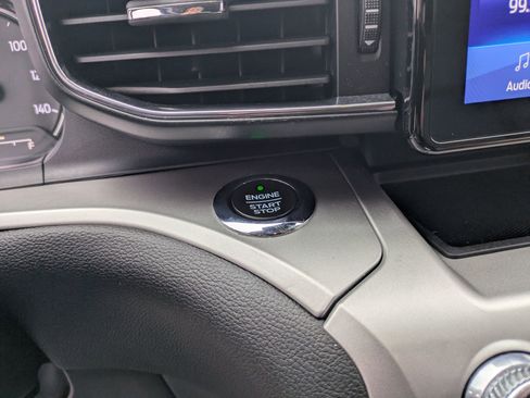 Used 2021 Ford Explorer XLT w/ Equipment Group 202A image 22