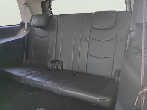 Used 2016 Cadillac Escalade Luxury AWD/4WD image 15