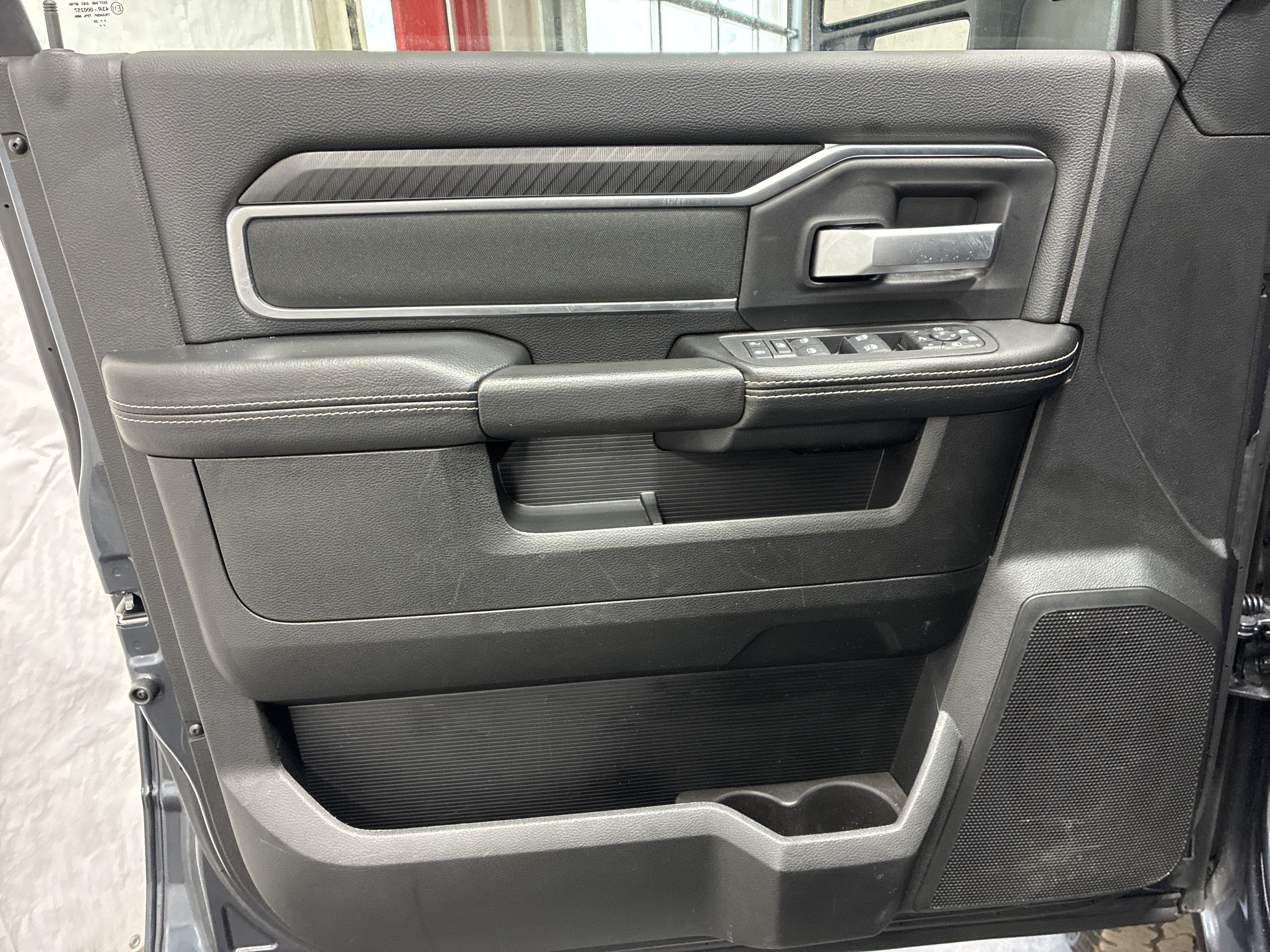 Certified 2025 RAM 2500 Big Horn AWD/4WD image 19