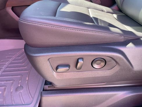 Used 2024 GMC Sierra 1500 SLT w/ SLT Premium Plus Package image 11