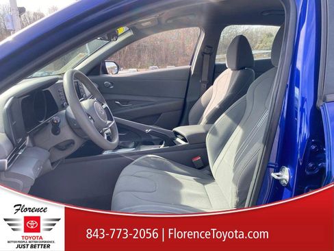 Used 2023 Hyundai Elantra SEL image 6